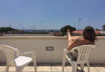 la terrazza di Paf has Balcony rooms