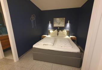 FeWo mit Terrasse 500m zum Strand, gem  tlich, renoviert allows 18 year olds to book a room