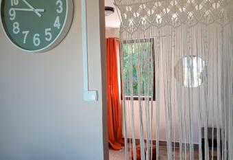 Couleur pastel has Balcony rooms