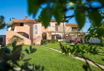 Bonvenon2Volme Apt&Room has Balcony rooms