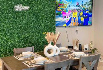 *Lavish Dreams House* 5 Miles from Legoland allows 18 year olds to book a room