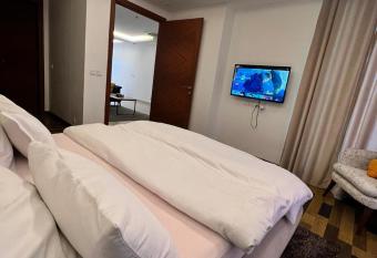 Escape s suite gold crest mall has Smoking/Balcony rooms