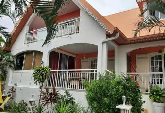 Villa la Marina has Balcony rooms