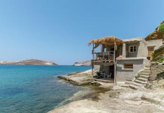 The Fishermans Experience Tinos has Balcony rooms