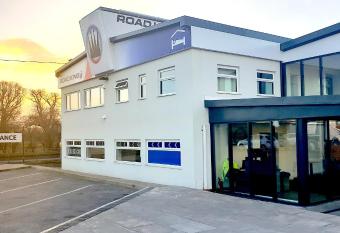 The Stop - Hollies Truckstop Caf   allows 18 year olds to book a room