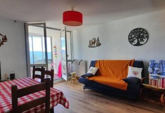 Joli F4 en lisi  re de for  t has Balcony rooms