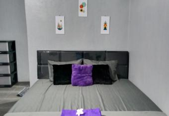 RINA Guest House Pacitan allows 18 year olds to book a room