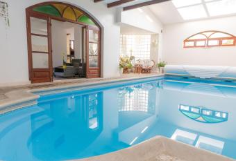 Casal Dos 5 has Balcony rooms