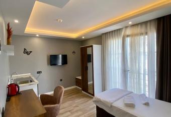 Hotelroom 3 min to Forum Trabzon Mall in Trabzon allows 18 year olds to book a room