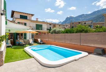 Can Xeliu has Balcony rooms