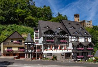 Hotel Burgfrieden allows 18 year olds to book a room