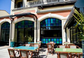 H  tel Villa-Lamartine allows 18 year olds to book a room