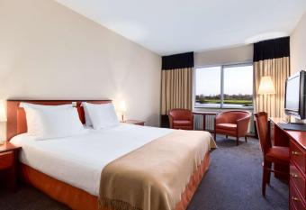 NH Arnhem Rijnhotel has Balcony rooms