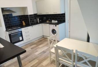 Double-bed (G2) close to Burnley city centre has Balcony rooms