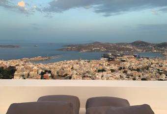 ArtdecoSyros Superior has Balcony rooms