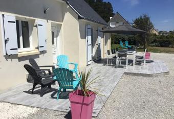 Villa Roz Veur has Balcony rooms