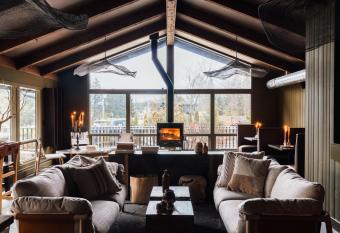 Alpine at Bluebird Cady Hill Lodge has Balcony rooms