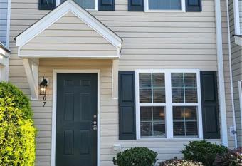 Stylish, Cozy Corporate Townhome with Pool! has Balcony rooms