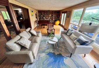 Water Front House in Eastport has Balcony rooms