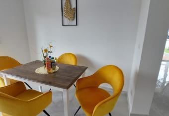 Fancy Blue Moderne Wohnung mit sehr gro  em Garten has Balcony rooms