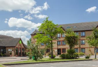 Campanile Hotel Dartford allows 18 year olds to book a room