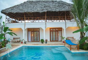 Jaje Paje Villa allows 18 year olds to book a room