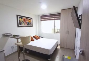 Apartamento sector El Tri  ngulo allows 18 year olds to book a room
