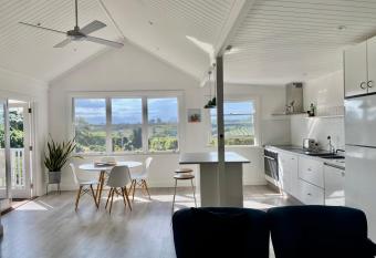 Sunnycrest Hinterland Heaven has Balcony rooms