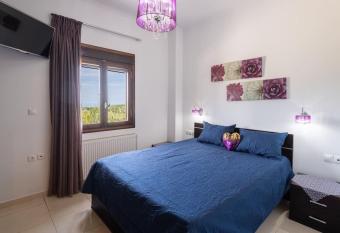 Halepa House has Balcony rooms