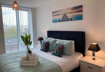 Talfourd House reading- 5 Bedrooms allows 18 year olds to book a room