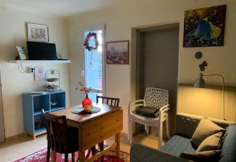 Apartm  n U Kl    tern  ho Hradiska has Balcony rooms