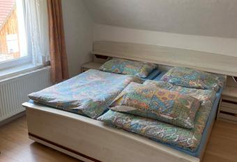 Privatzimmer Fohnsdorf allows 18 year olds to book a room