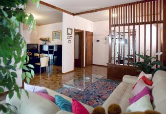 Beautiful Life - Casa Vacanze Aci Castello has Balcony rooms