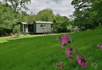 Penn Bergeyn Shepherd s Huts allows 18 year olds to book a room