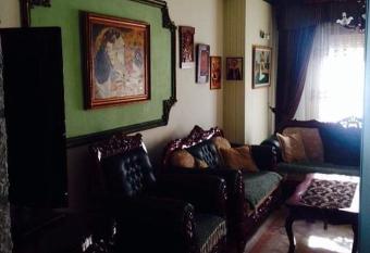 Debar Maalo Apartment has rooms with a private hot tub