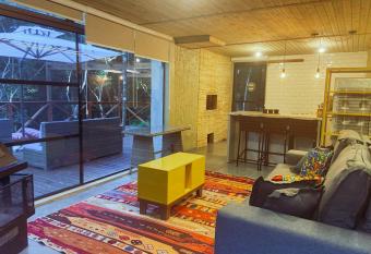 Casa em S  o Francisco de Paula- Receba amigos e fa  a seu evento privativo allows 18 year olds to book a room