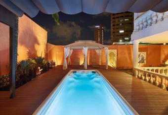 Casa Marruecos Resort-Style house w pool, BBQ zone has rooms with a private hot tub