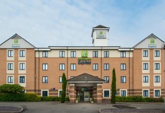 Holiday Inn Express London - Dartford, an IHG Hotel allows 18 year olds to book a room