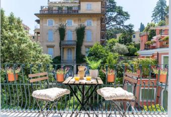 Casa Yubi by PortofinoVip allows 18 year olds to book a room