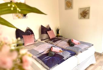 Zuhause im Ruhrgebiet 2 has Balcony rooms