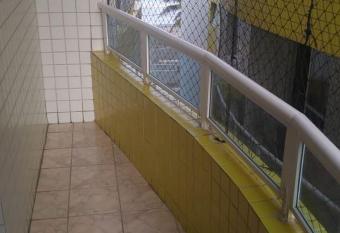 apartamento em mongagua has Smoking/Balcony rooms