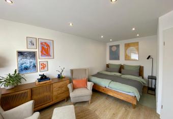 City Apartment in Bornheim - K  ln Bonn Phantasialand allows 18 year olds to book a room