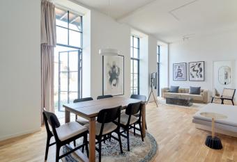 Cozy and Bright Apartments with Balcony & Private Car Park has Balcony rooms