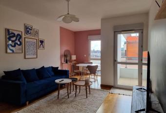 Chez Sara et Joan : T2 hypercentre, cosy proximit   gare has Balcony rooms