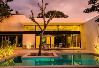 Lujosa Quinta al Norte, Plazas Altabrisa, La Isla, City Center has Balcony rooms