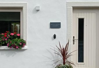 Dungarvan Studio has Balcony rooms