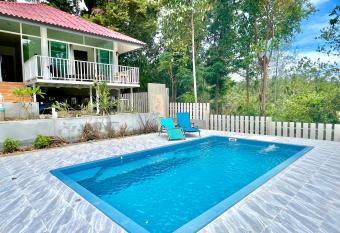 Chaloklam Gardens Phangan 2 Bedroom Private Pool, Walk to Town, Private Decks has Balcony rooms