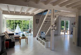 Maison en bois avec vue sur   tang de Sandun has Balcony rooms