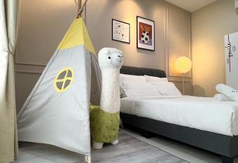 Ten Kinrara Puchong Bandar Kinrara allows 18 year olds to book a room