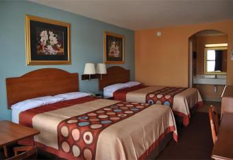 Econo Lodge Inn & Suites allows 18 year olds to book a room